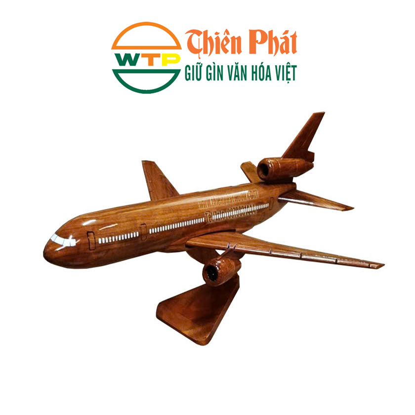 Mô hình máy bay gỗ tái hiện lại chiếc máy bay Boeing 787 thực tế